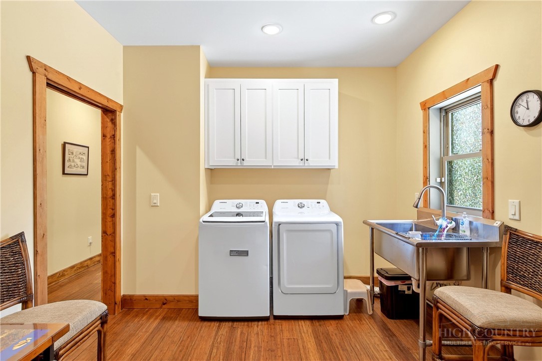 225 Henry's Glen Drive Property Photo 43