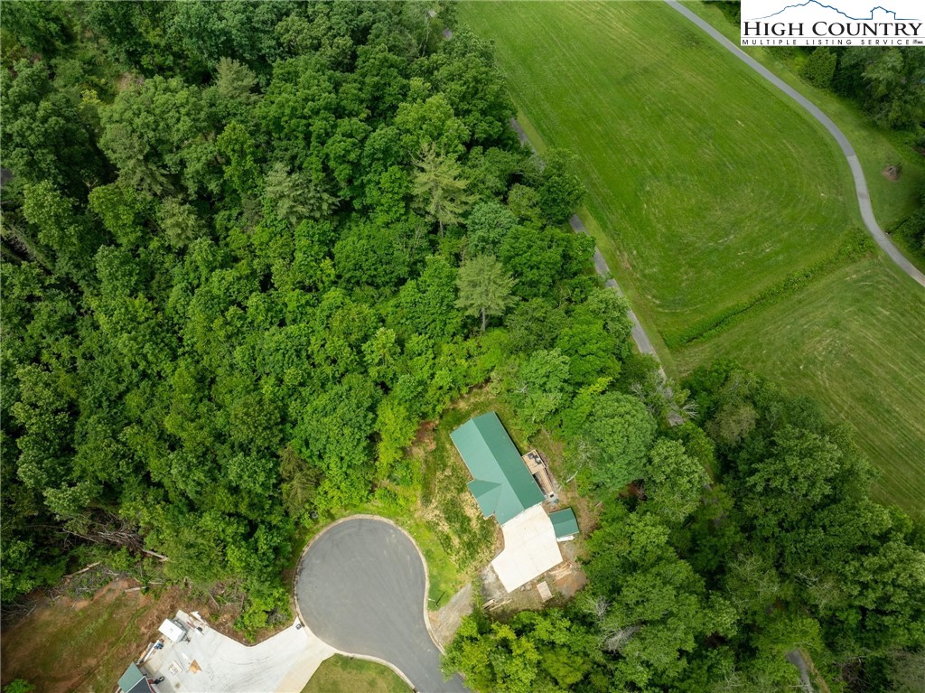 1047 Williamsburg Drive Property Photo 9