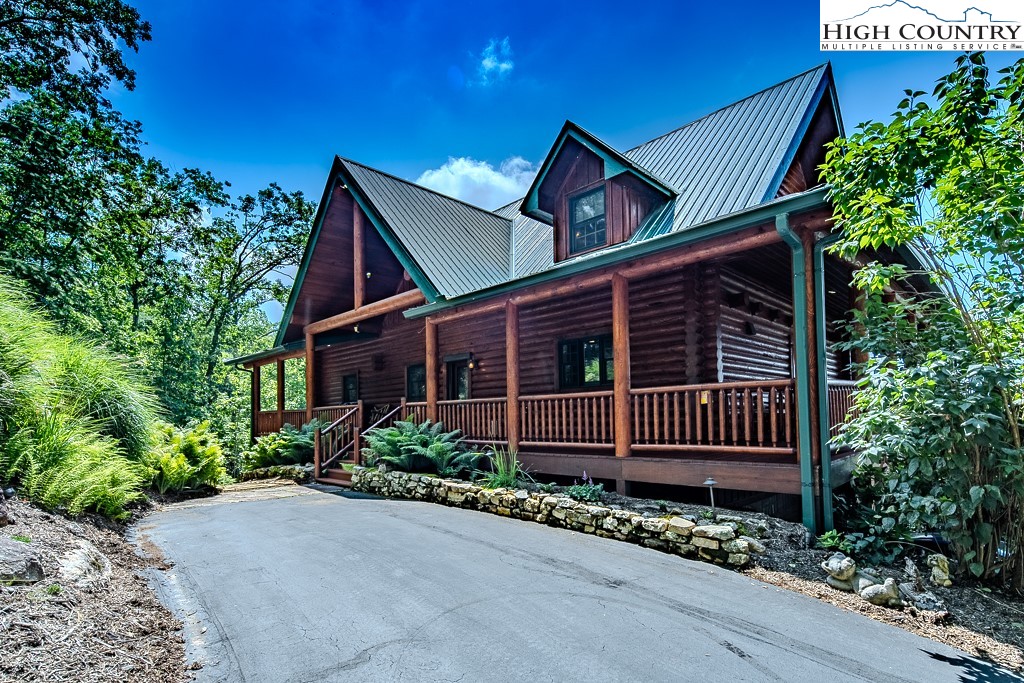 1370 Falls Creek Parkway Property Photo 2