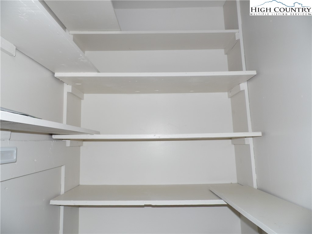 569 N Sparta Parkway Property Photo 8