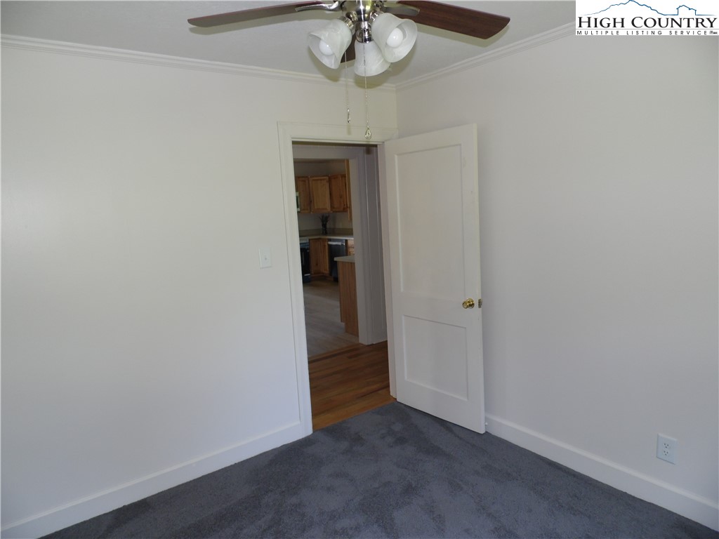 569 N Sparta Parkway Property Photo 11