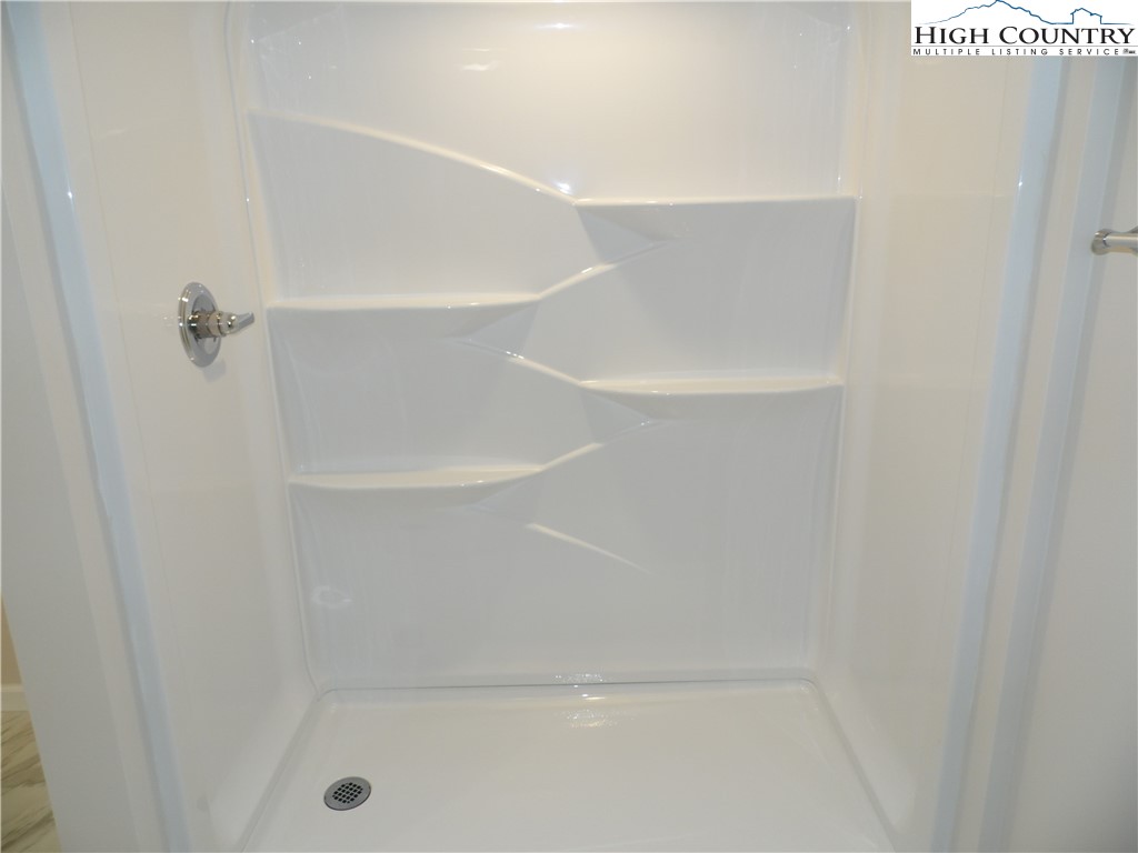 569 N Sparta Parkway Property Photo 14