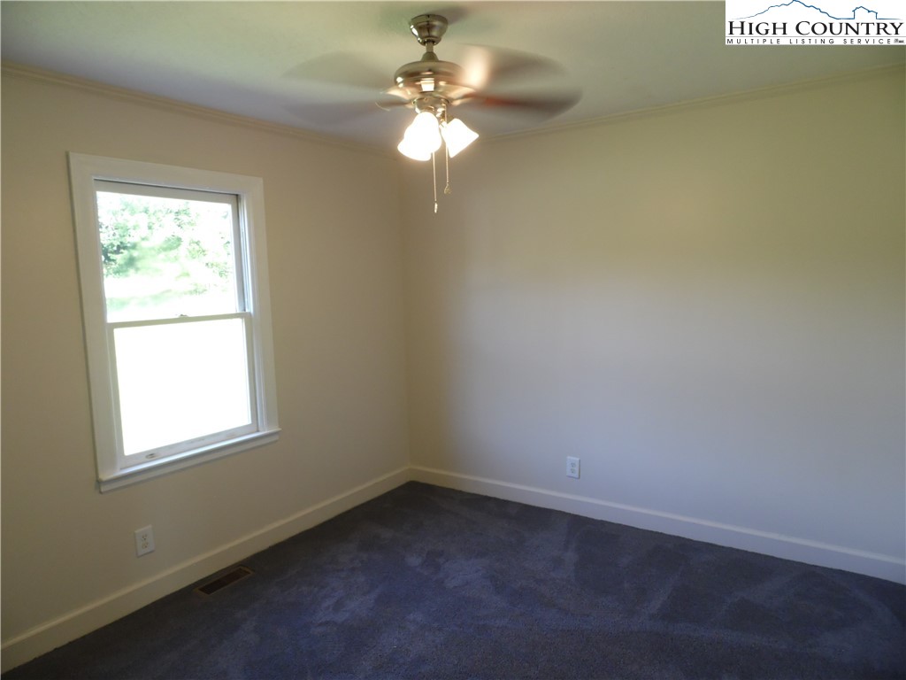 569 N Sparta Parkway Property Photo 17