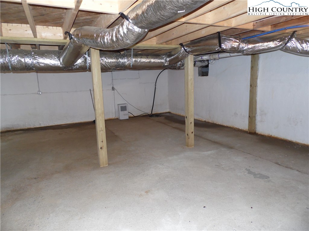 569 N Sparta Parkway Property Photo 32