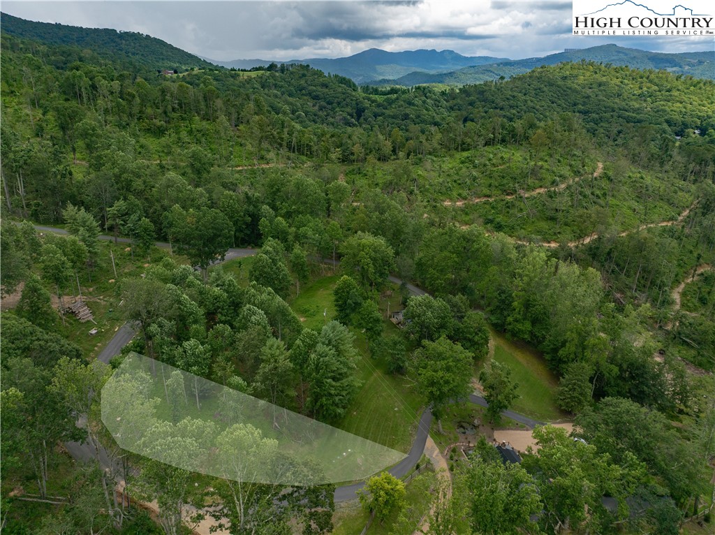 V-83 Black Feather Drive Property Photo 10