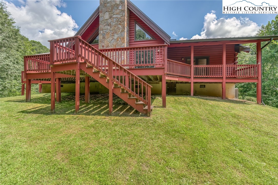 5023 Elk Park Highway Property Photo 1