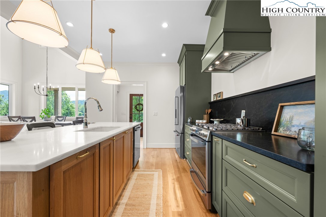 2181 Broadstone Road Property Photo 15