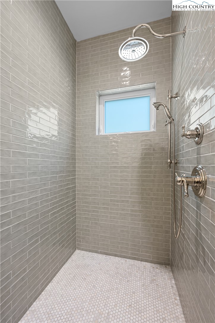 2181 Broadstone Road Property Photo 24