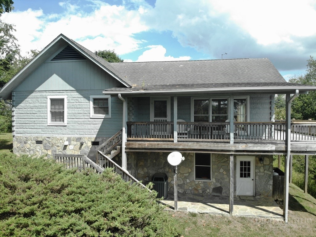 979 Wagon Road Property Photo 1