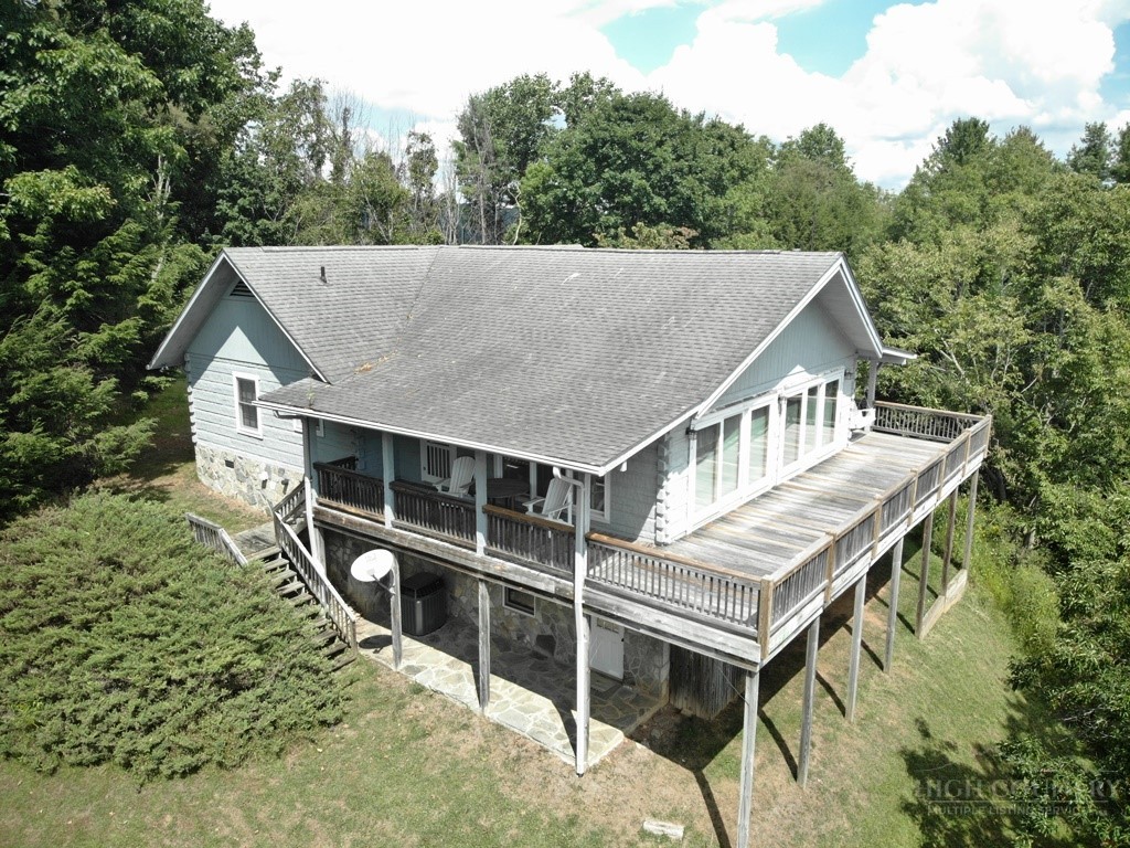 979 Wagon Road Property Photo 2