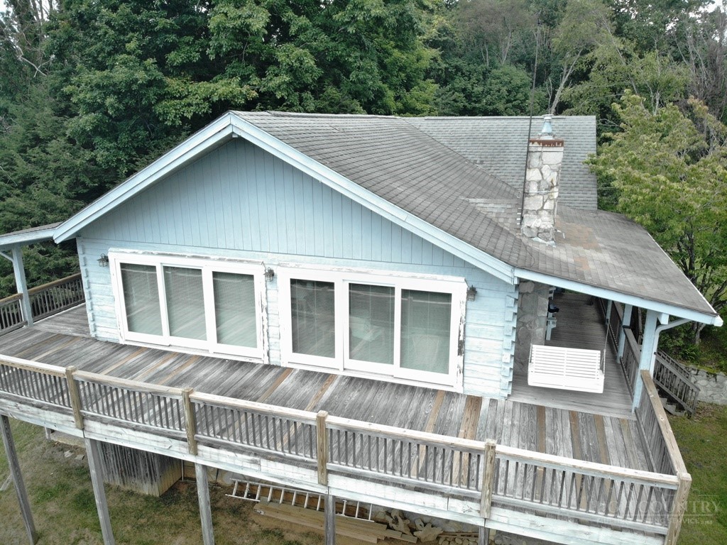 979 Wagon Road Property Photo 3