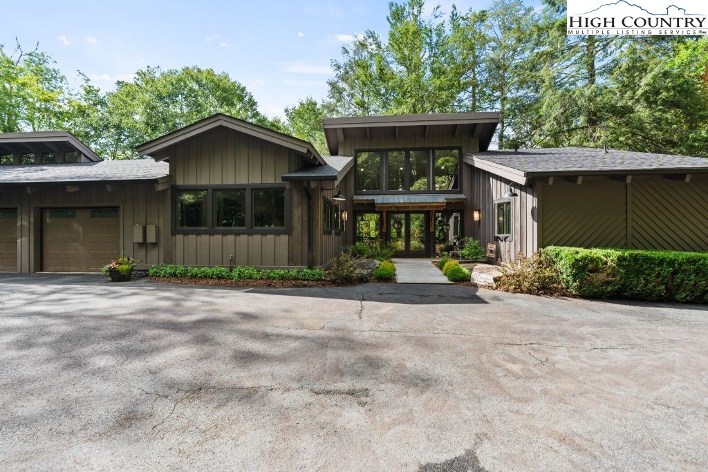 1325 Golf Course Road Property Photo 1