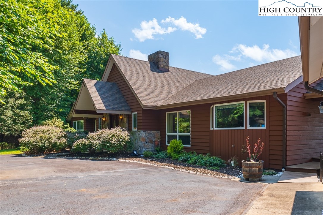 148 Chestnut Ridge Lane Property Photo 3