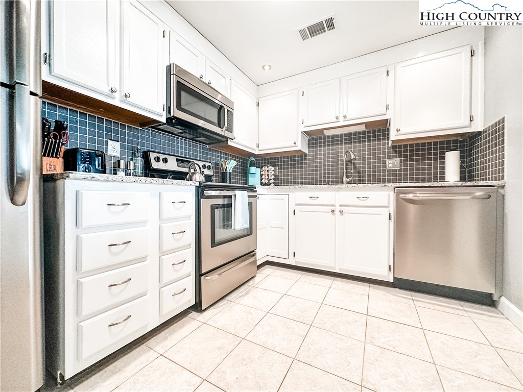 303 Sugar Top Drive 3329 Property Photo 6