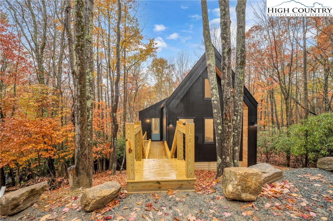 106 Jackpine Road Property Photo 1