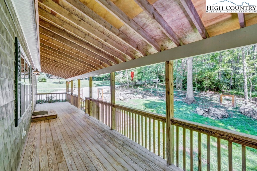 61 Snowbird Lane Property Photo 13