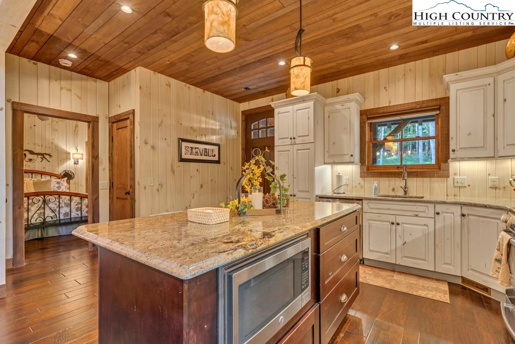 225 Hope Town Road Property Photo 8