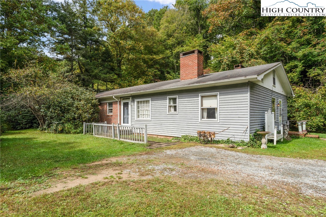 1794 Highway 105 Property Photo 2