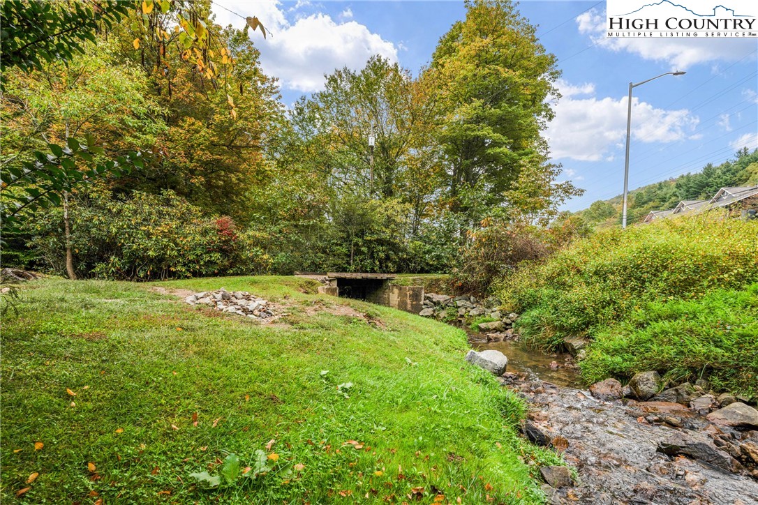1794 Highway 105 Property Photo 6