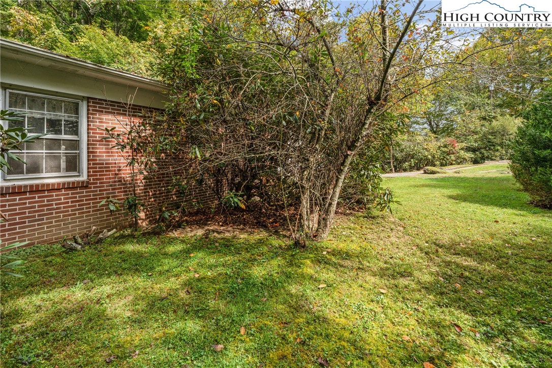 1794 Highway 105 Property Photo 9