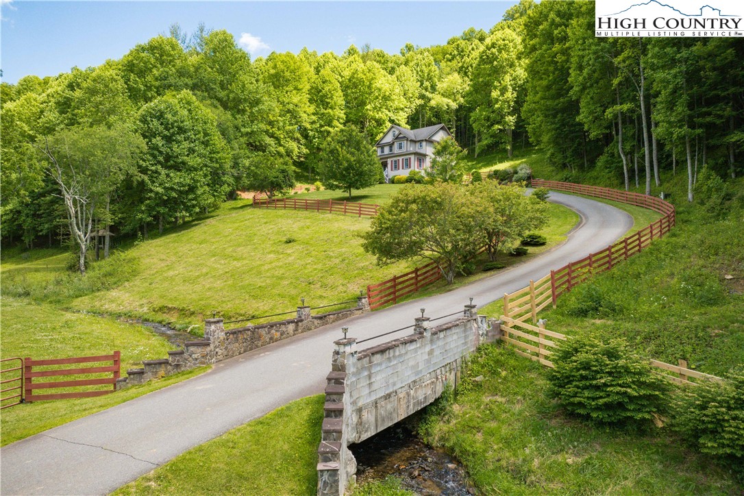 1527 Mabel School Road Property Photo 1