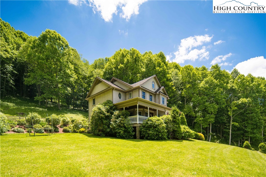 1527 Mabel School Road Property Photo 4