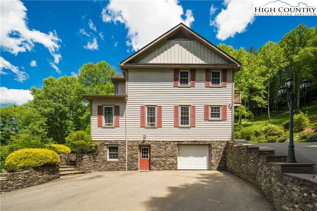 1527 Mabel School Road Property Photo 7