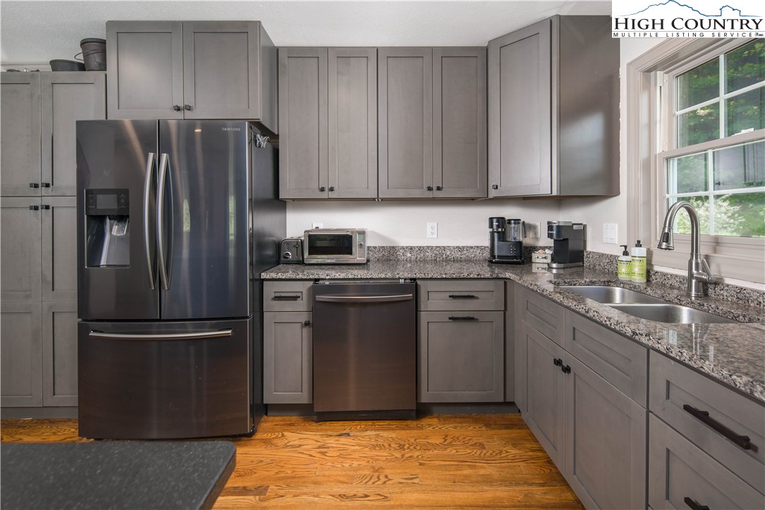 1527 Mabel School Road Property Photo 11