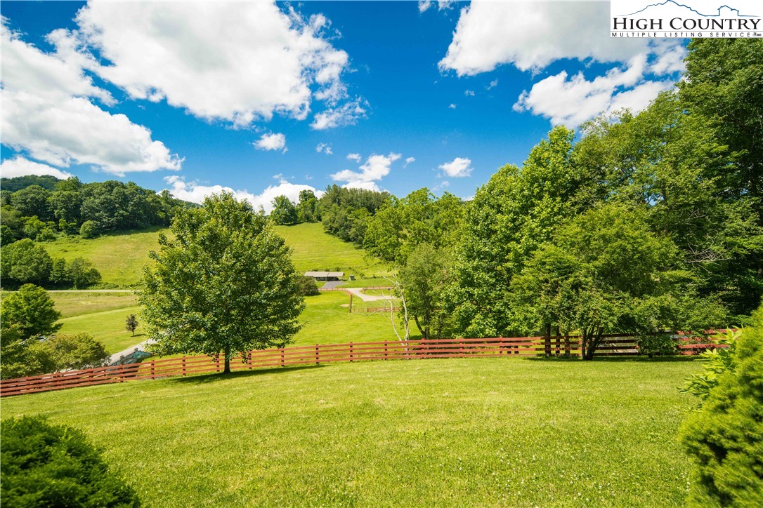 1527 Mabel School Road Property Photo 22