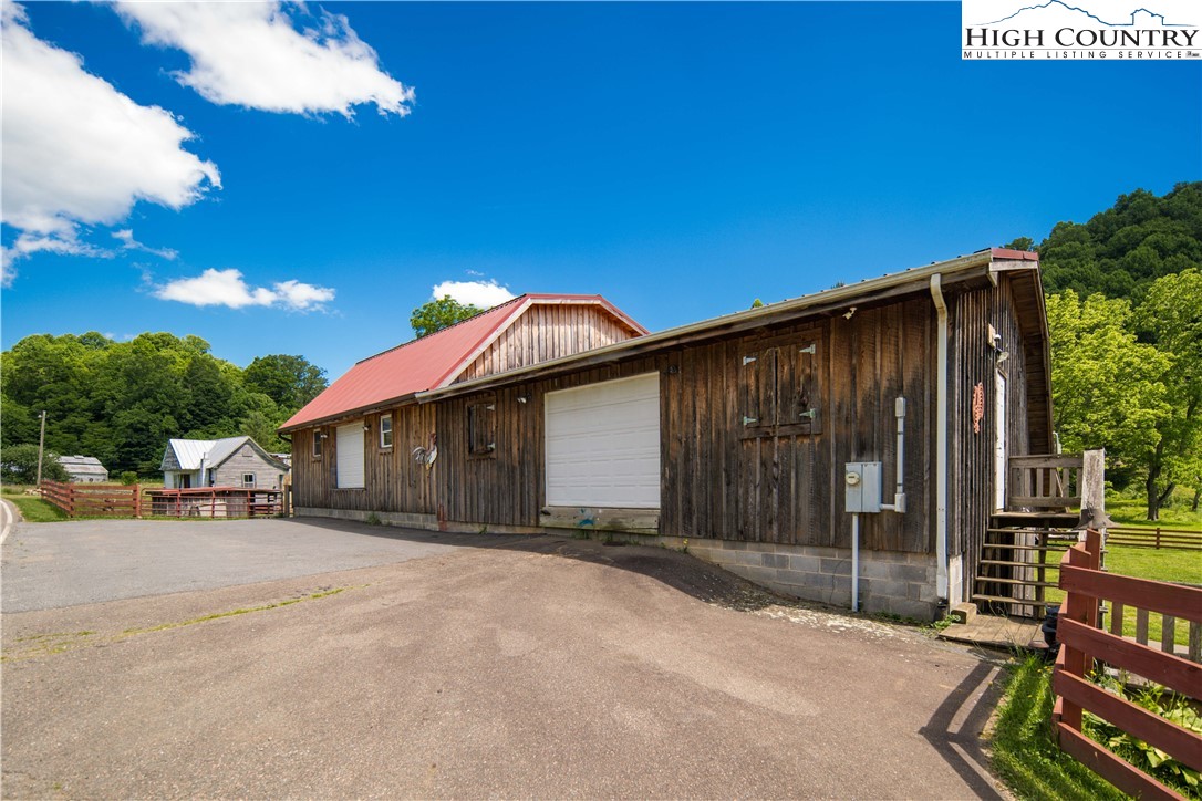 1527 Mabel School Road Property Photo 39