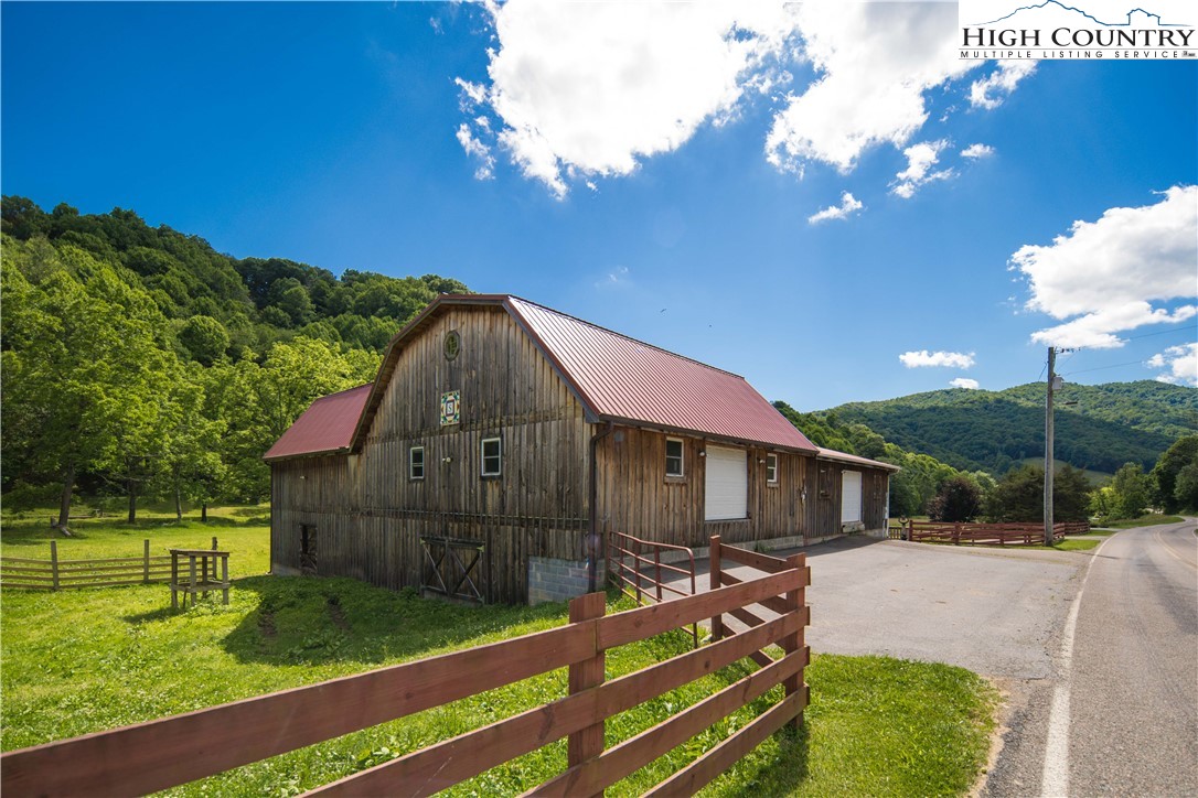 1527 Mabel School Road Property Photo 40