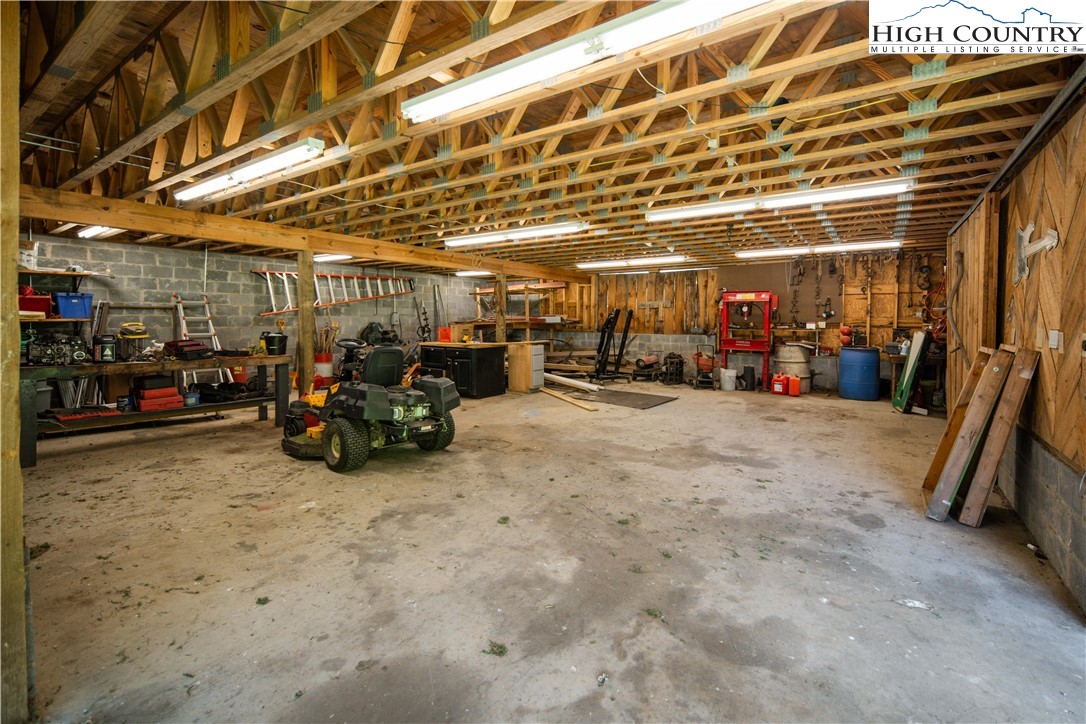 1527 Mabel School Road Property Photo 41