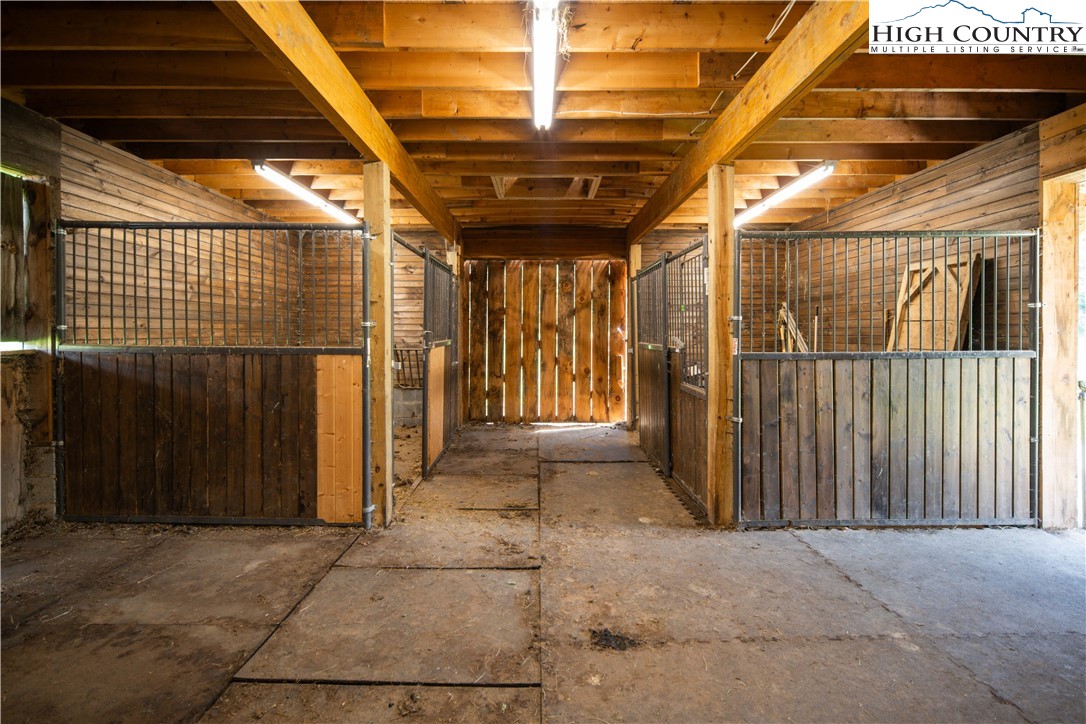 1527 Mabel School Road Property Photo 45