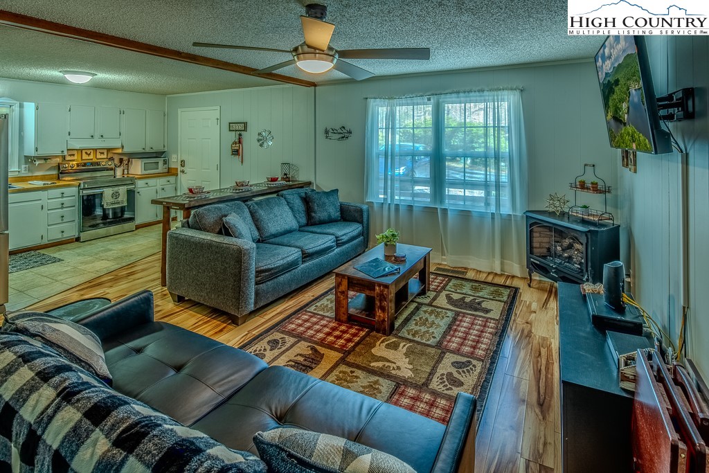 198 Black Pine Road Property Photo 2