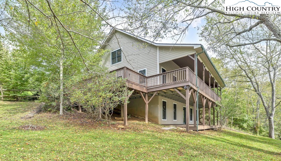 230 Woodbriar Drive Property Photo 3