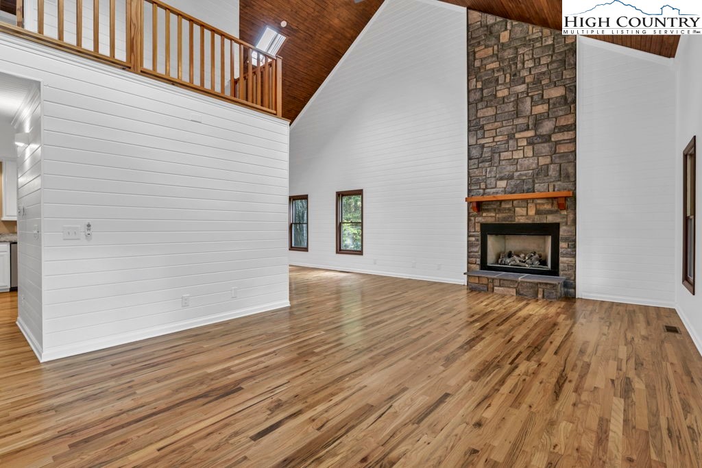 230 Woodbriar Drive Property Photo 7