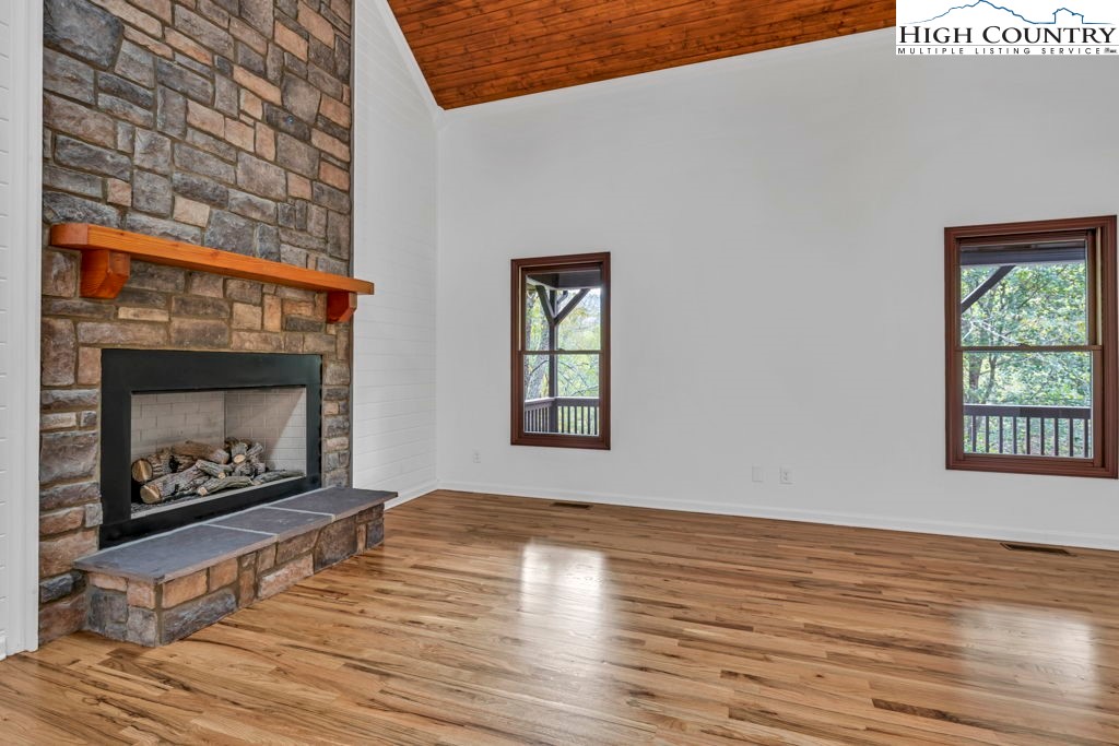 230 Woodbriar Drive Property Photo 8