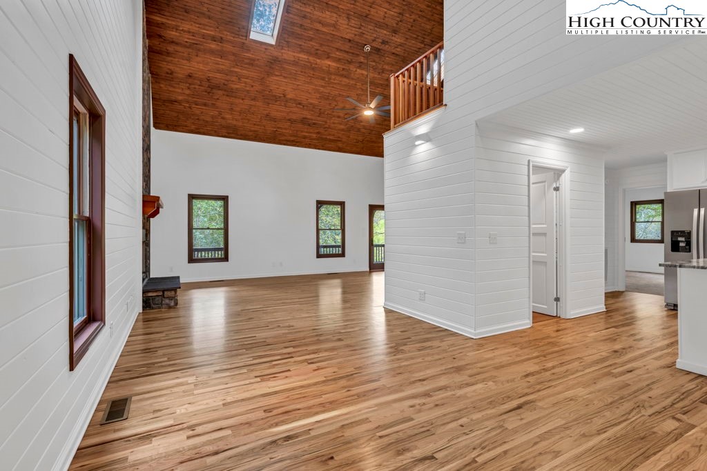 230 Woodbriar Drive Property Photo 10
