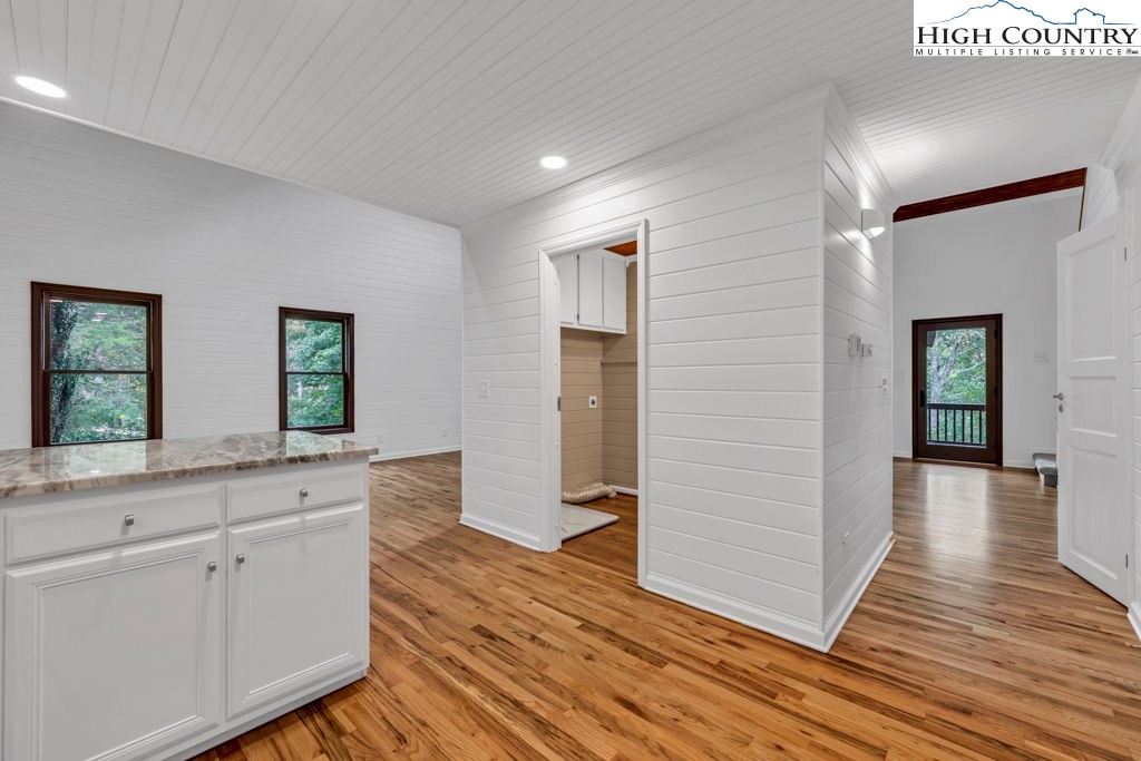 230 Woodbriar Drive Property Photo 16