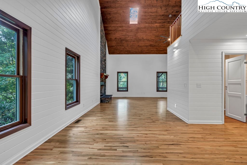 230 Woodbriar Drive Property Photo 17
