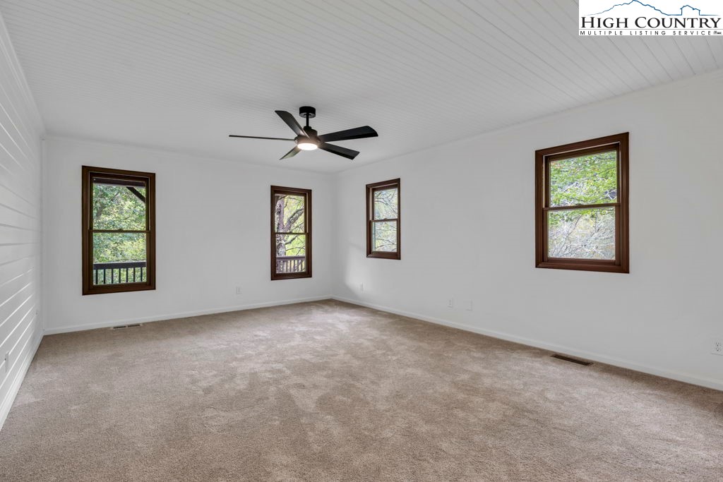 230 Woodbriar Drive Property Photo 19