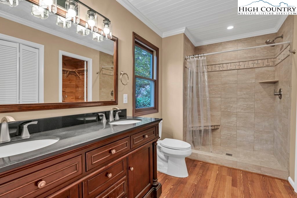 230 Woodbriar Drive Property Photo 22