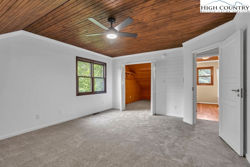 230 Woodbriar Drive Property Photo 26