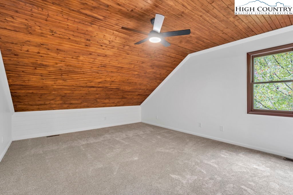 230 Woodbriar Drive Property Photo 27
