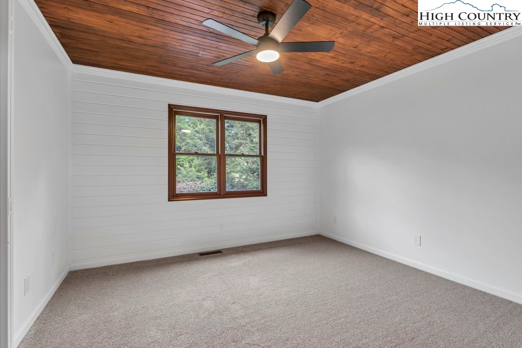 230 Woodbriar Drive Property Photo 39