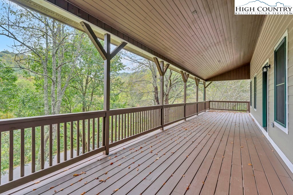 230 Woodbriar Drive Property Photo 41