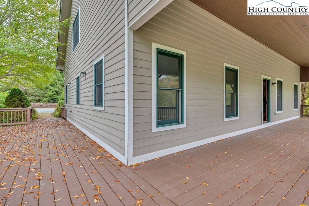 230 Woodbriar Drive Property Photo 43