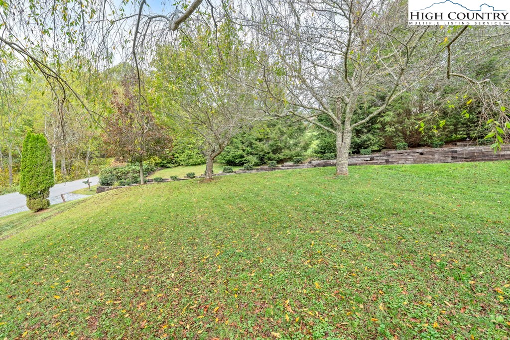 230 Woodbriar Drive Property Photo 48