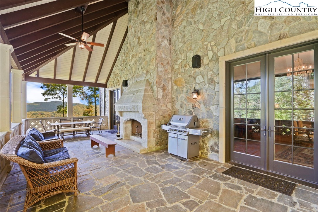 5742 Nc Highway 194 S Property Photo 16