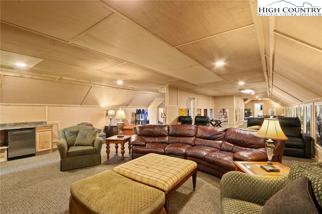 5742 Nc Highway 194 S Property Photo 46